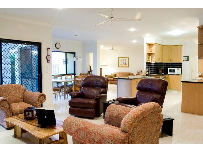 17 Magenta Drive, Varsity Lakes QLD 4227