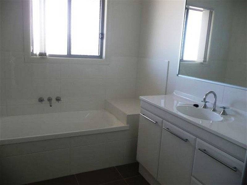 Varsity Lakes QLD 4227