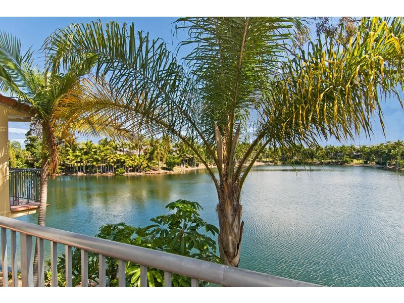 Clear Island Waters QLD 4226