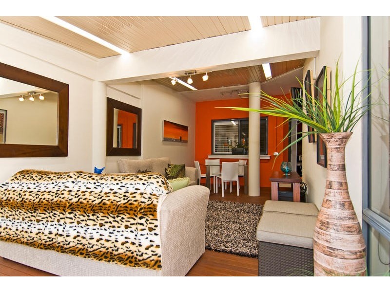 Clear Island Waters QLD 4226