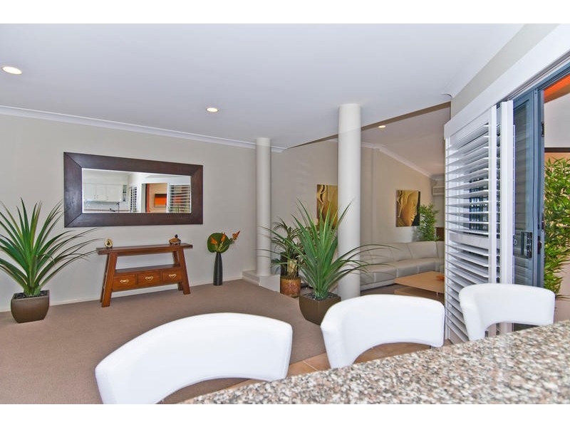 Clear Island Waters QLD 4226