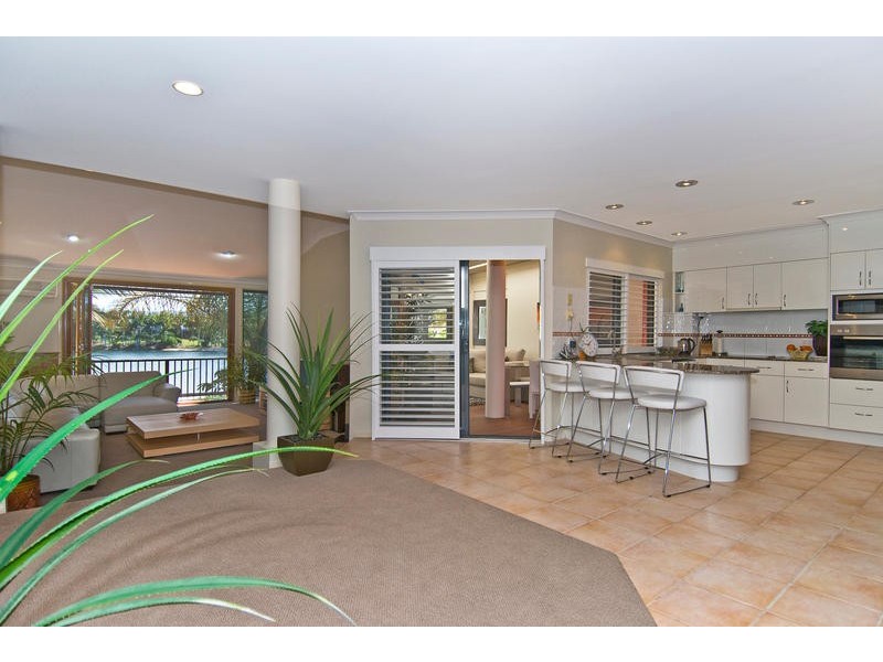 Clear Island Waters QLD 4226