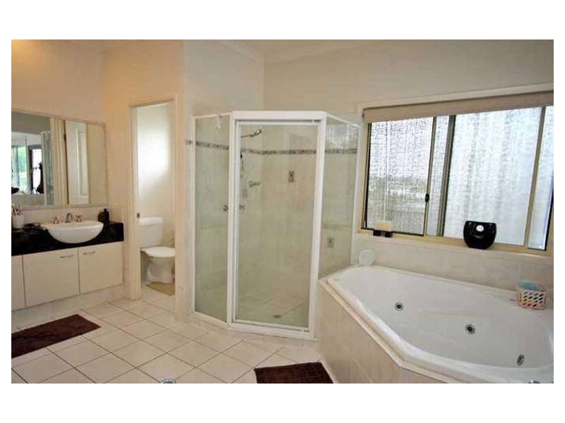 15 Montville Court, Varsity Lakes QLD 4227