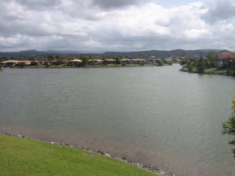 5/6 Lowood Court, Varsity Lakes QLD 4227