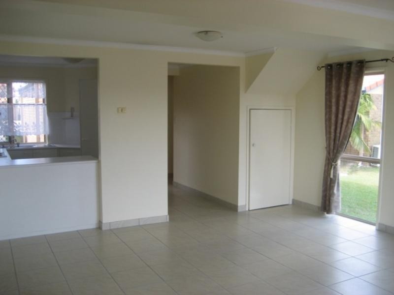 5/6 Lowood Court, Varsity Lakes QLD 4227