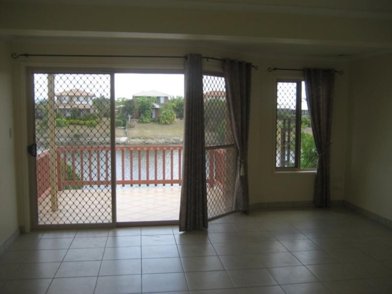 5/6 Lowood Court, Varsity Lakes QLD 4227