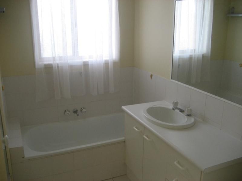 5/6 Lowood Court, Varsity Lakes QLD 4227