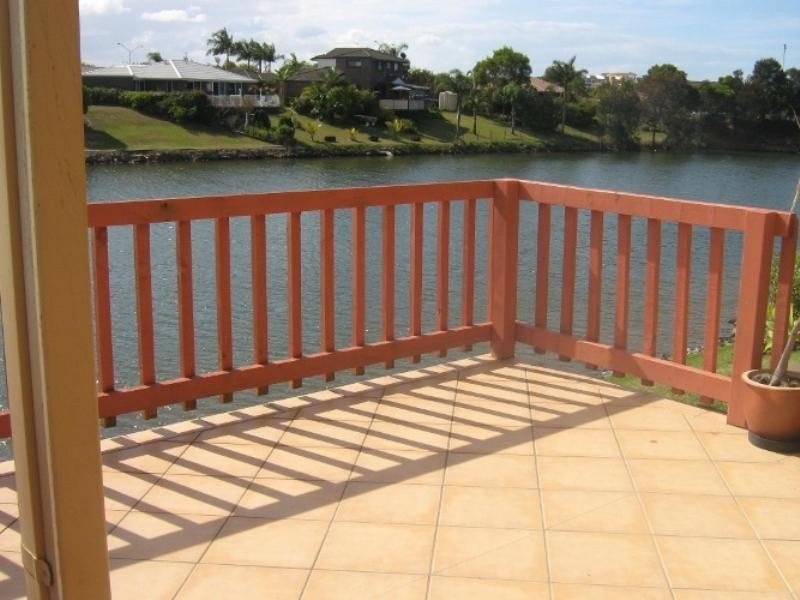 5/6 Lowood Court, Varsity Lakes QLD 4227