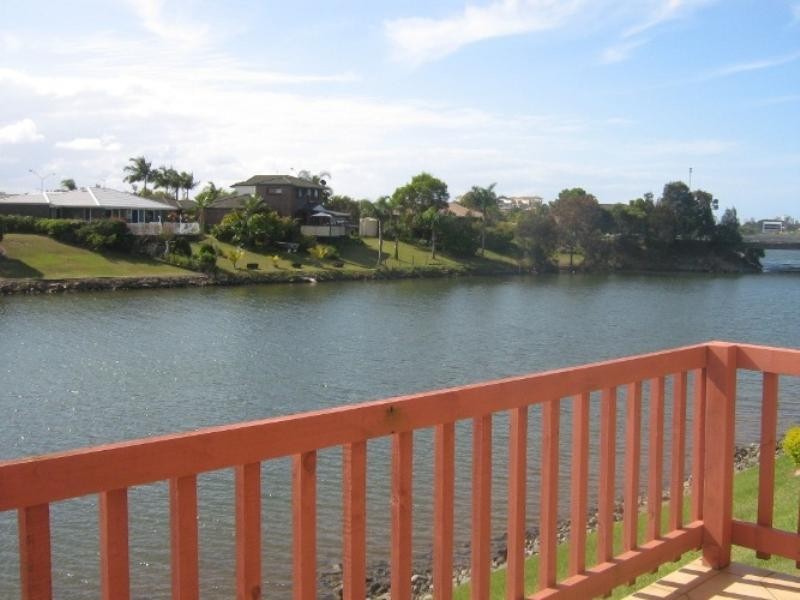 5/6 Lowood Court, Varsity Lakes QLD 4227