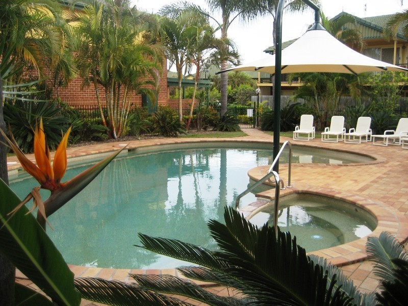 Clear Island Waters QLD 4226