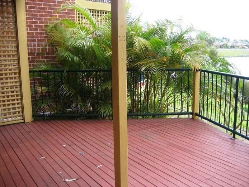 Clear Island Waters QLD 4226