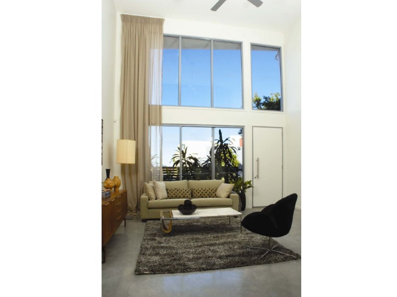 8 Watts Drive, Varsity Lakes QLD 4227