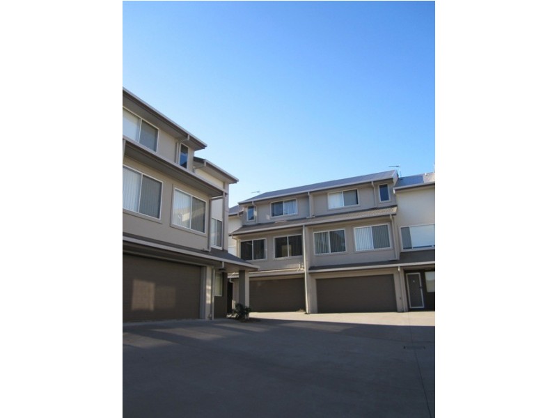 3/8 Alexandrina Drive, Varsity Lakes QLD 4227