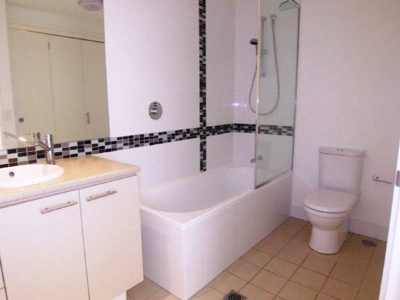 1/15 Laver Drv (UNDER APPLICATION), Robina QLD 4226