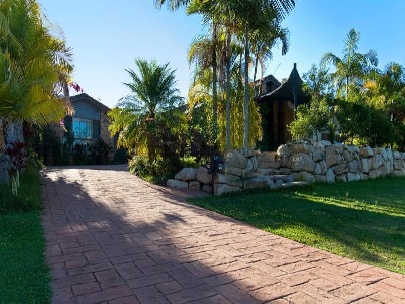 15 Glen Iris Place, Robina QLD 4226