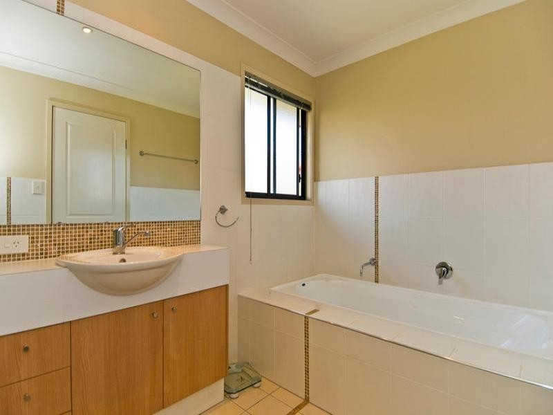 21 Royal Woods Drive, Robina QLD 4226