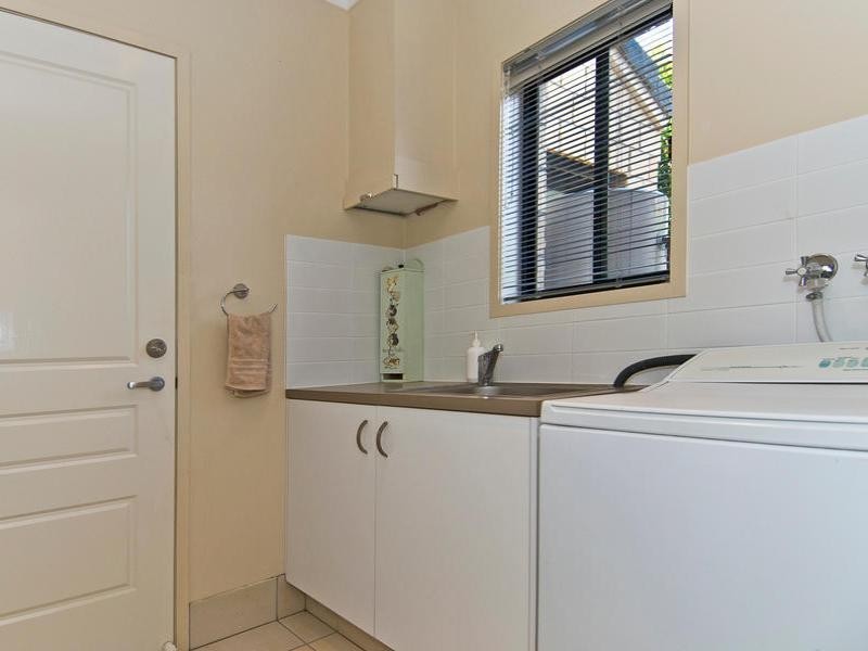21 Royal Woods Drive, Robina QLD 4226