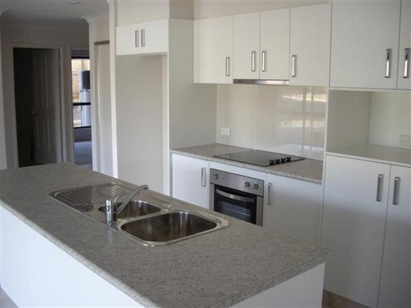 28 Wyndham Circuit, Holmview QLD 4207