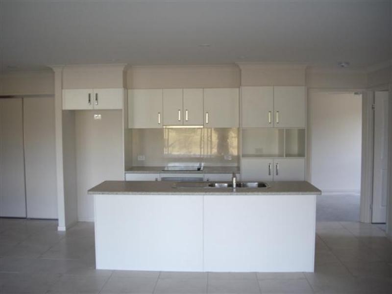 28 Wyndham Circuit, Holmview QLD 4207