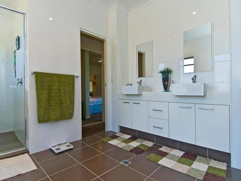 10 Ensor Street, Mudgeeraba QLD 4213