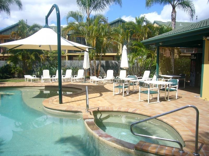 Clear Island Waters QLD 4226