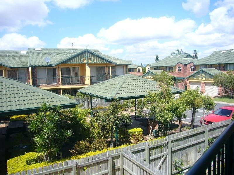 Clear Island Waters QLD 4226