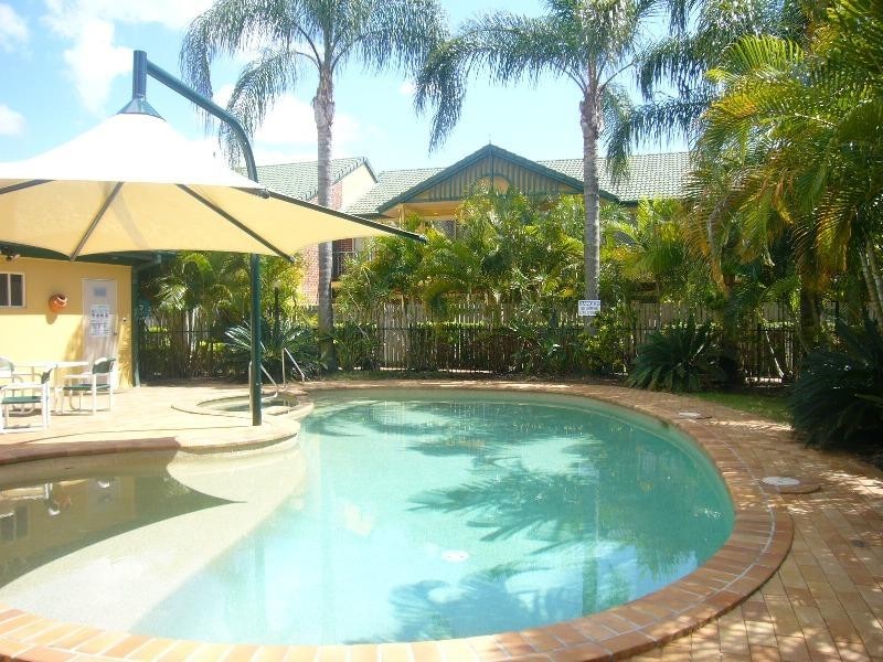 Clear Island Waters QLD 4226