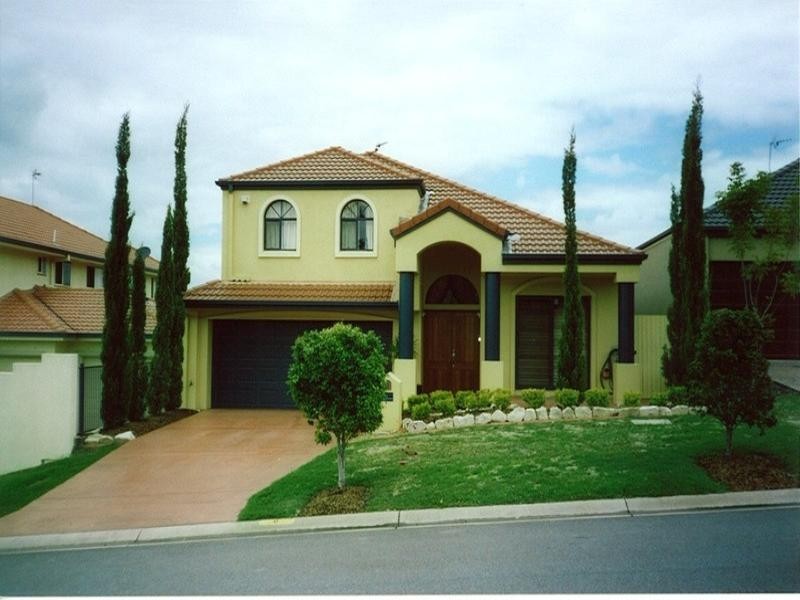 6 Magenta Drive, Varsity Lakes QLD 4227