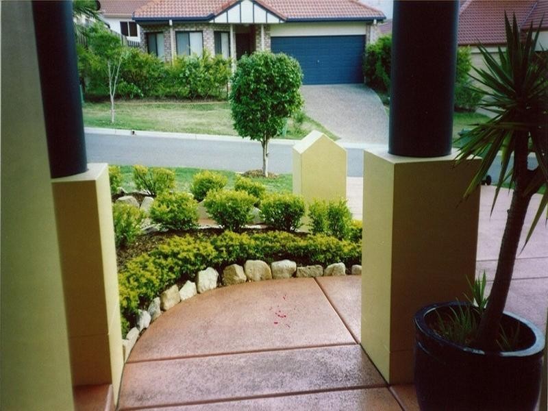 6 Magenta Drive, Varsity Lakes QLD 4227