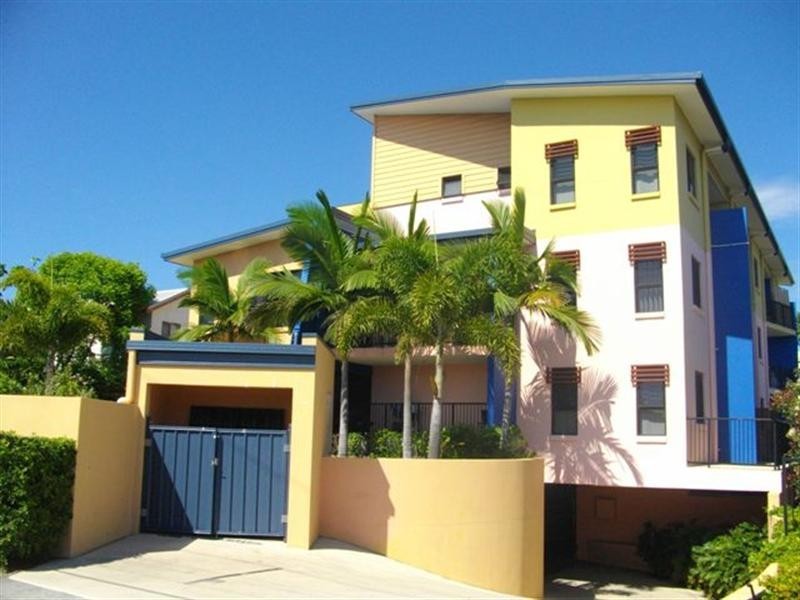 4/2104 Gold Coast Highway, Miami QLD 4220