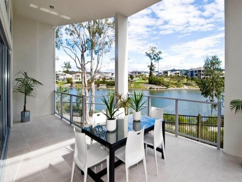 2/7 Saleya Drive, Varsity Lakes QLD 4227
