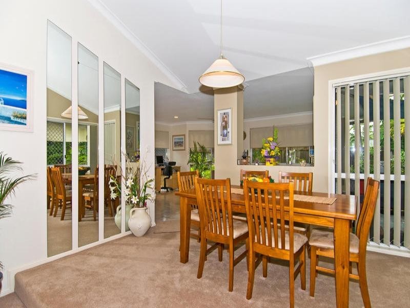 8 Banff Court, Robina QLD 4226