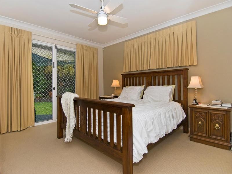 8 Banff Court, Robina QLD 4226