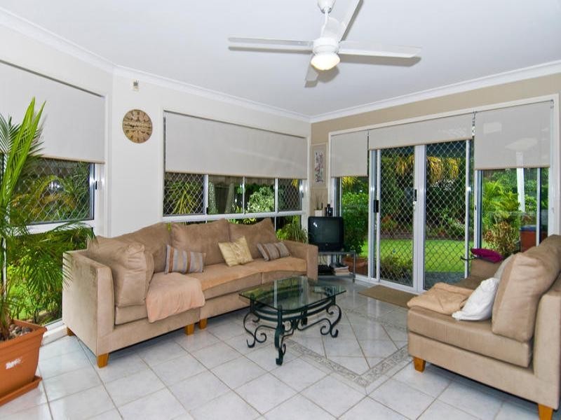 8 Banff Court, Robina QLD 4226