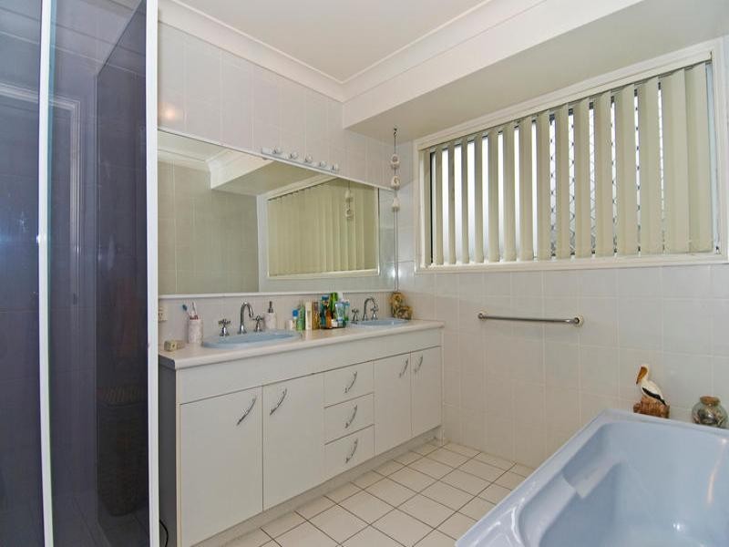 8 Banff Court, Robina QLD 4226