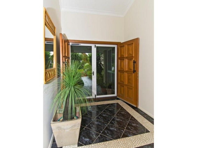 8 Banff Court, Robina QLD 4226