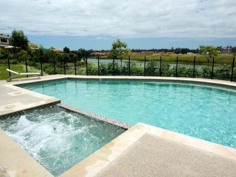 18/11 Promenade Avenue, Robina QLD 4226