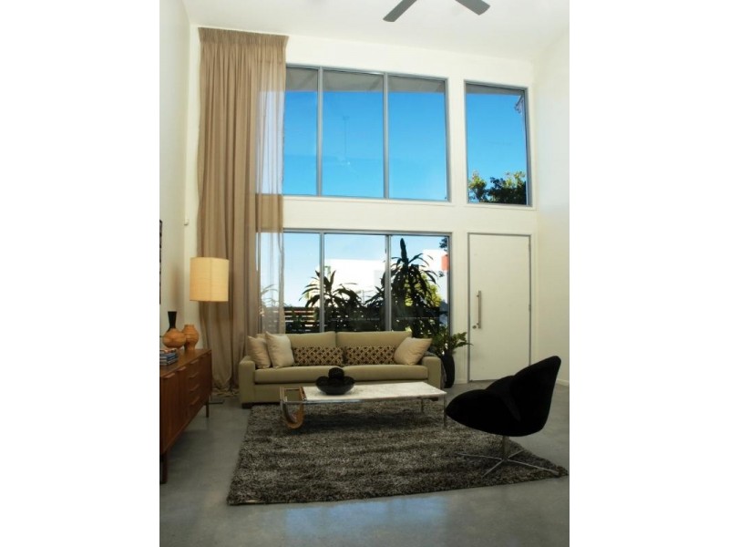 8 Watts Drive, Varsity Lakes QLD 4227