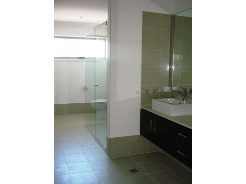 1/16 MOYENNE Court, Varsity Lakes QLD 4227