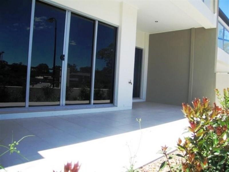 1/16 MOYENNE Court, Varsity Lakes QLD 4227
