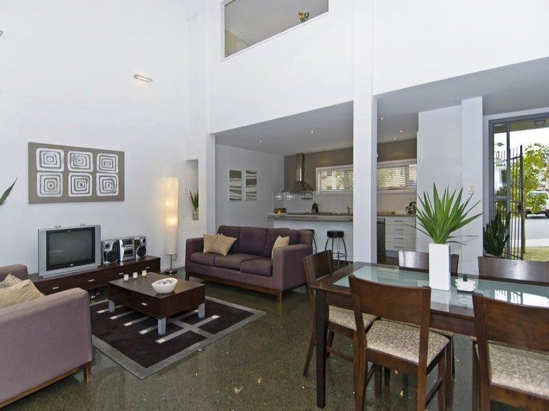 19 Shorehaven Place, Varsity Lakes QLD 4227