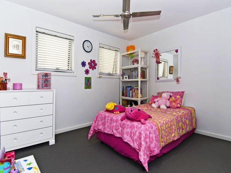 19 Shorehaven Place, Varsity Lakes QLD 4227