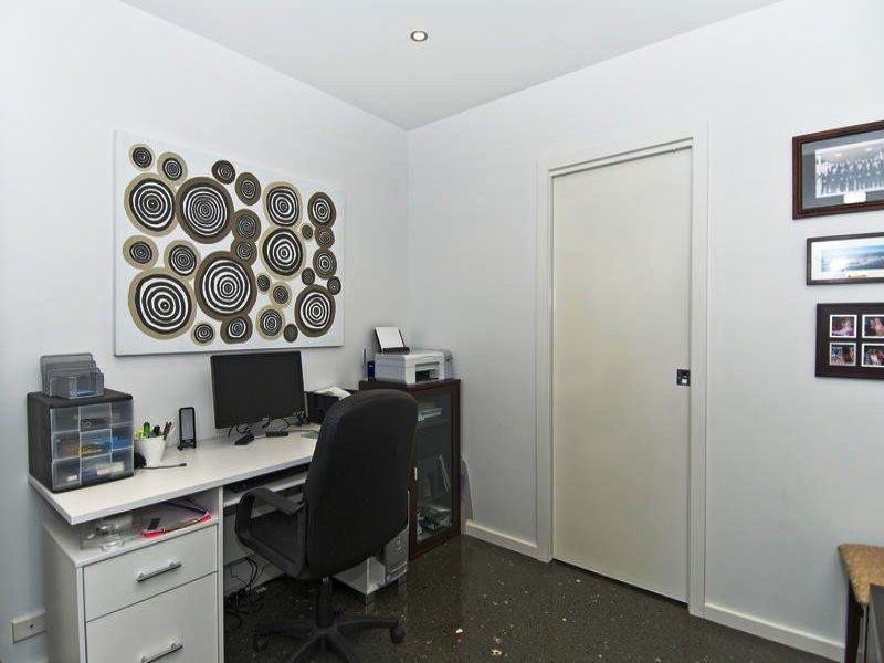 19 Shorehaven Place, Varsity Lakes QLD 4227