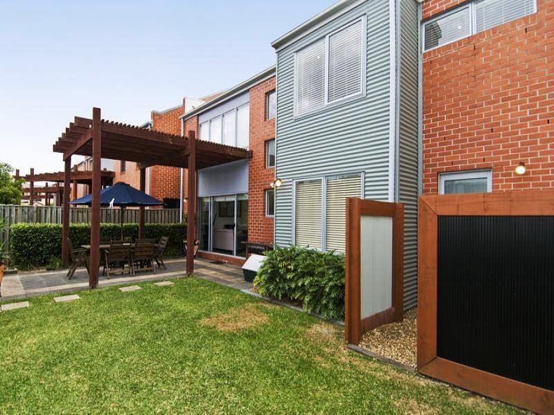 19 Shorehaven Place, Varsity Lakes QLD 4227