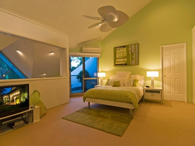 Clear Island Waters QLD 4226