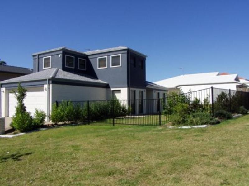 13 Scotts Place, Robina QLD 4226