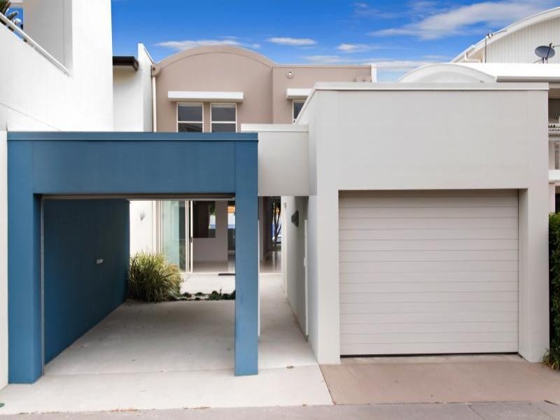 Varsity Lakes QLD 4227