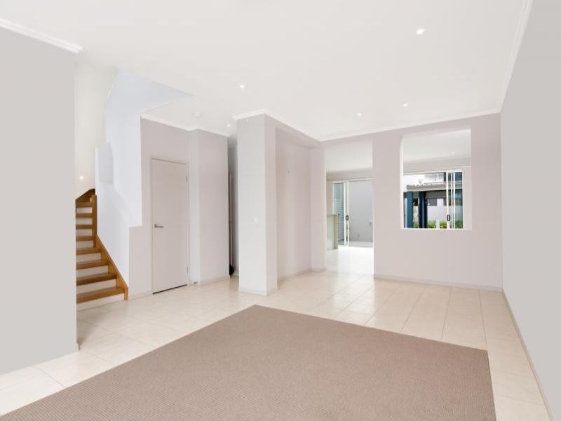 Varsity Lakes QLD 4227