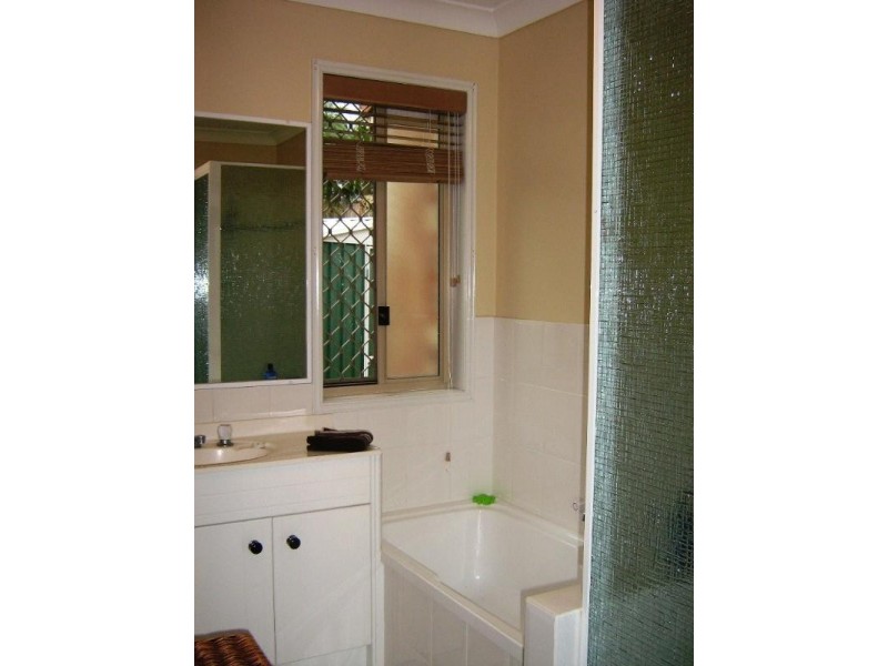 1/3 Swinburne Street, Varsity Lakes QLD 4227