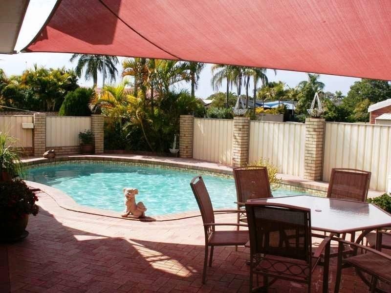 4 Jib Court, Mermaid Waters QLD 4218